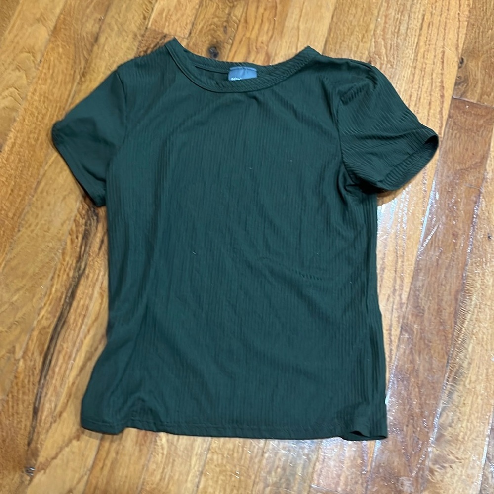 Very nice shirt to wear and really comfortable